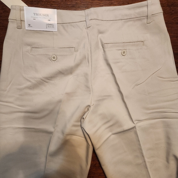 Christopher & Banks Skimmer Straight Fit/Mid Rise - Picture 2 of 3